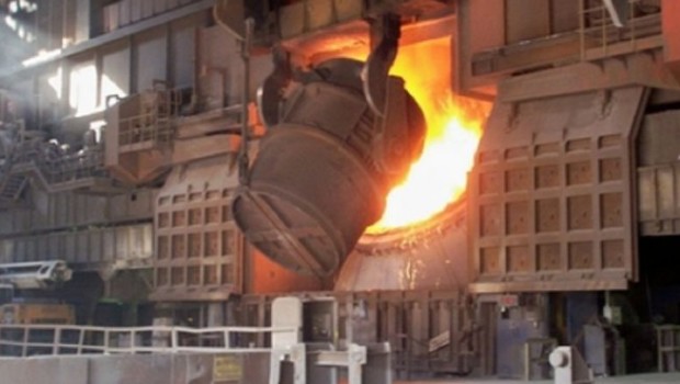 Redazione di Operai Contro, sono più di vent’anni che i sindacalisti della FIOM.FIM-UIL ci ricattano per svendere la nostra forza lavoro a basso prezzo ai padroni Sono più di vent’anni che i sindacalisti di FIOM-FIM-UIL  ci ricattano per costringerci a lavorare con la morte sulle spalle per noi e le nostre famighlie Il ritornello è il solito: i sindacalisti lo fanno per difendere l’occupazione Arcelor-Mittal che vuole acquistare l’ILVA lo fa solo licenziando il 50% degli operai Landini è pronto, ha già tirato fuori il portafoglio, se la mazzetta è buona manderà i suoi scagnozzi a convincerci che l’accordo […]