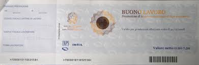 Redazione operai contro, Renzi e il suo governo al servizio dei padroni e delle banche fanno bene i loro interessi e sanno come tutelare i loro profitti, con finanziamenti e con le riforme del Jobs Act che hanno liberalizzato i licenziamenti degli operai in maniera indiscriminata e senza limiti. Non solo, il ministro del lavoro Poletti aveva promesso l’eliminazione di tutte le forme contrattuali di lavoro precario e interinali che invece rimangono ancora in vigore e inoltre non ha ancora abrogato il sistema dei buoni lavoro (voucher) che erano stati introdotti dal ministro Sacconi dell’allora governo Berlusconi e che […]