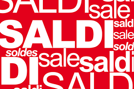 Caro Operai Contro, ma chi può permettersi di spendere 346 euro nei saldi di fine stagione? Le previsioni di Confcommercio dicono che ogni famiglia spenderà questa cifra. Certo anche di più, ma sicuramente tra le famiglie ricche e benestanti. Insomma si tratta della solita media di Trilussa: che mangia tutto il pollo e chi deve accontentarsi di un po’ di brodo, in media hanno mangiato mezzo pollo ciascuno. La propaganda di Confcommercio ha il solo fine di spingere agli acquisti, quanti se lo possono permettere. Ciao. L’articolo da: La Repubblica ROMA – Le previsioni di Confcommercio: valore totale di […]