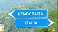 Dal Fatto Quotidiano Le chiamano “erogazioni liberali” ma di libero hanno ben poco: quei “contributi volontari” in realtà sono obbligati in forza di scritture private, atti notarili e contratti fatti sottoscrivere ai candidati prima di metterli in lista. Chi non si impegna a versare non viene candidato, chi non versa non sarà ricandidato. I partiti hanno anche fatto in modo che i versamenti (a loro stessi) siano esentasse. Ecco le quotazioni, partito per partito Con 150mila euro il Pd è quello che, a conti fatti, propone il seggio al prezzo più caro. Segue la Lega, che ai suoi candidati […]
