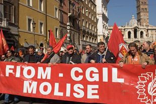 Redazione di Operai Contro, La Rsa dello stabilimento FCA di Termoli, de “il sindacato è un’altra cosa” in Fiom-Cgil.pubblica su http://www.moliseweb.it/ un bilancio degli scioperi degli operai alla FIAT di termoli contro le richieste di lavoro straordinario della FIAT. Una cosa è la lotta degli operai di Termoli, altra cosa è il cappello di stupidaggini dei sindacalisti de ” il sindacato è un’altra cosa”. I sindacalisti affermano : “È altrettanto inammissibile che, anche di fronte ad una così evidente manifestazione di esasperazione, la dirigenza aziendale rimanga ancora sorda, e ci tratti da pazzi visionari senza seguito e senza rappresentatività… […]