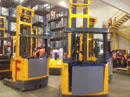 Cara Redazione, invio dalla Prealpina, la notizia della protesta a Solbiate Arno (Va), degli operai delle cooperative del magazzino Agora-Kamila di Brignano. Saluti da un lettore. La protesta contro «lo sfruttamento dei lavoratori» è ricominciata puntuale alle ore 15 di domenica 21 febbraio, davanti al supermercato di Sobiate Arno. A manifestare sono alcuni lavoratori delle cooperative del magazzino di Agora-Kamila di Brignano, dove si movimentano le merci anche della catena di Tigros di patron Paolo Orrigoni, neocandidato della Lega e del centrodestra cittadino alle elezioni. «Questi lavoratori – spiegano gli organizzatori della protesta – con il sindacato Slai Cobas […]