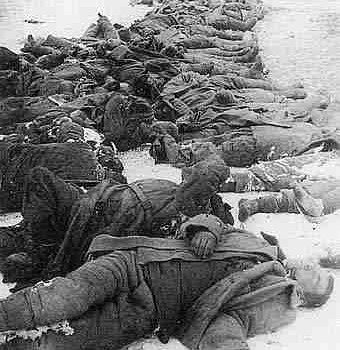 Redazione,la propaganda della borghesia continua a inondarci di ottimismo: dobbiamo essere felici, non arriviamo a fine mese ma siamo felici. L’allungamento dell’aspettativa di vita, con conseguente permanenza, nei cantieri nelle fabbriche e nei campi è un’altra balla della borghesia e dei suoi megafoni al governo, all’Istat e nelle redazioni di giornali e televisioni.  Un aumento dell’undici per cento dei morti  tra la popolazione nei primi otto mesi del 2015 non fà notizia. Tutti zitti e allineati non bisogna disturbare il menestrello dei padroni che siede a Palazzo Chigi! Saluti Gert Dal Pozzo Più morti nel 2015, una decrescita poco […]