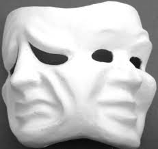 Stiamo comodi davanti alla televisione, navighiamo liberamente su internet, siamo connessi col mondo intero e sappiamo bene che in questo preciso istante aerei USA bombardano città, aerei russi radono al suolo quartieri di Aleppo, il governo italiano si prepara ad usare i suoi caccia per ritagliarsi un posto fra i rapinatori a mano armata e dividersi il bottino. Il bottino è il controllo del Medio Oriente, la crisi ha prodotto forze non più disposte a fare affari con le borghesie europee, alle loro condizioni e sotto il loro tallone. Il Califfato ne è l’espressione, viene presentato dai grandi padroni […]