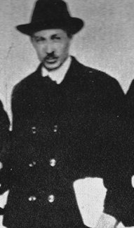 CIRCOLO DI INIZIATIVA PROLETARIA GIANCARLO LANDONIO  VIA STOPPANI,15  -21052 BUSTO ARSIZIO –VA- www.bibliotecamarxista.org/volantini/…/Spartaco%20Lavagnini.pdf    Una nuova ripubblicazione del partito  Il settimanale L’Azione Comunista del 1921-22 Spartaco Lavagnini e la rivolta del proletariato toscano Tra le varie pubblicazioni del Partito Comunista d’Italia che abbiamo riportato alla luce non poteva mancare il settimanale fiorentino L’Azione Comunista. La collezione che abbiamo ricostruito può dirsi completa dal febbraio 1921 al giugno 1922: solo mancano i primi due numeri e alcuni altri sono rovinati e parzialmente leggibili. * * * Subito dopo il congresso di Livorno Spartaco Lavagnini fondava, a Firenze, il settimanale “L’Azione […]