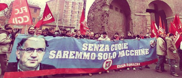 Redazione di Operai Contro, circola sul web un appello contro i provvedimenti disciplinari presi dal venduto Landini, segretario della FIOM, provvedimenti disciplinari contro 17 operai iscritti alla FIOM e partecipanti al coordinamento di operai FCA. Questo coordinamento si era formato quasi un anno fa e comprendeva lavoratori e lavoratrici di Cassino, Melfi, Termoli e Atessa. Il testo dell’appello è pieno di democrazia borghese e da citrulli. Il coordinamento di operai FCA ha organizzato sacrosante lotte contro il padrone. Il coordinamento di operai FCA era una denuncia pratica del venduto Landini Gli operai di tutte le fabbriche metalmeccaniche e no […]