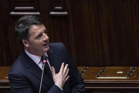 Redazione di Operai Contro, avete ragione Renzi è un gangster. Il 17 invita ad astenersi Se non fossimo pecore dovremmo cacciarlo a calci. Renzi il presidente del consiglio dovrerbbe essere il garante della democrazia Lettpori, operai giovani il 17 andiamo a votare e votiamo SI Un giovane