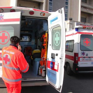 Redazione di Operai Contro, gli operai continuano a essere uccisi. L’INAIL come L’ISTAT è una organizzazione di parassi al servizio dei padroni. L’ISTAT è sempre pronta a fornire statistiche taroccate Il leccaculo del TG2 ha detto che non si capisce il perchè ” di questi incidenti” La magistratura è pronta ad assolvere i padroni Un operaaio di Gela Cronaca dalla Repubblica Tragico incidente sul lavoro a Gela dove è morto un operaio di Riesi che, nel pomeriggio di ieri, era rimasto ferito mentre lavorava alla realizzazione di una condotta nella zona balneare di “Manfria”. La vittima,Gaetano Accardi, aveva 58 anni. L’operaio, per cause  ancora da accertare, sarebbe stato travolto da una […]