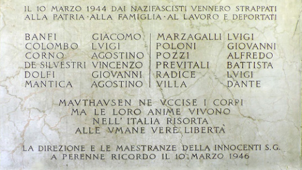 Redazione di O.C. Il 19 aprile abbiamo commemorato i 15 operai della Innocenti S.G. deportati nel campo di concentramento di Mauthausen. Deportati per avere, il 10 marzo 1944, scioperato contro il taglio dei salari, gli aumenti dei ritmi sulle linee di produzione per la fame e i patimenti che subivano e contro la guerra imperialista del governo fascista e anti operaio di Mussolini. La lapide commemorativa che ricorda i 12 operai morti, solamente 3 dei 15 erano riusciti a tornare, era stata posta nel 1946 dalla rappresentanze sindacali e dalla direzione aziendale appena finita la guerra, una lapide grondante […]