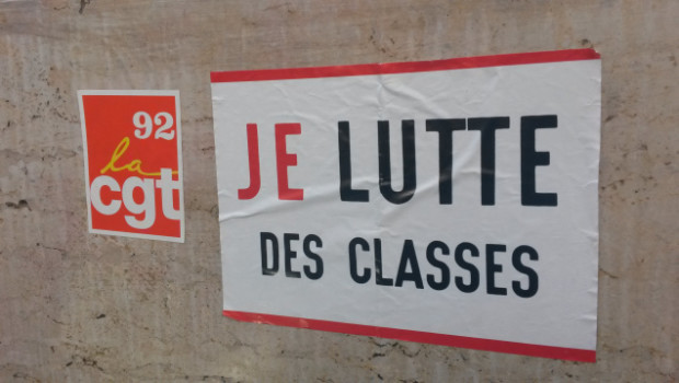 Per il dibattito https://lottobre.wordpress.com/ Alberto F. Il movimento in Francia cerca di coordinarsi e fare squadra. La manifestazione dei sindacati a Parigi di oggi è stata a dir poco impressionante. La testa del corteo è arrivata a Place d’Italie alle 16, mentre la coda quasi due ore dopo. Addirittura superato il record del Primo Maggio – dove da anni non si erano viste 80 000 persone in strada per la tradizionale manifestazione. Oggi si parla di almeno 100 000 manifestanti. In tutte le città francesi sono scesi in piazza più manifestanti rispetto a Martedi 17, segno che i lavoratori non cedono […]