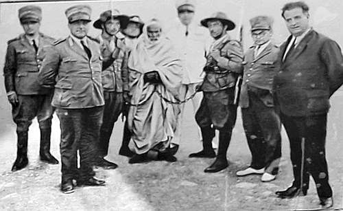 Caro Operai Contro, una lettera al Corriere della Sera del primo maggio, chiede come mai il film “Il leone del deserto” di Moustapha Akkad, non sia mai stato proiettato in Italia. Tranne una sola volta all’Archivio di Stato di Roma, a seguito di una conferenza tenuta da Massimo D’Alema, quando era ministro degli esteri. (Il film “Il leone del deserto”, è la biografia di Omar el Mukhtar, il condottiero combattente libico che si batté contro la riconquista della Libia da parte del Regio Esercito italiano. Considerato nel suo Paese un eroe nazionale, Mukhtar fu giustiziato per ordine del gerarca […]