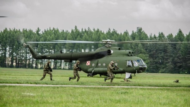 Redazione di Operai Contro, la guerra mondiale sembra lontana, invece è sempre più vicina. In Siria i compari degli USA e i compari dei Russi sembrano di avere come nemico l’ISIS. Dall’Iraq al Pakistan gli imperialisti USA continuano a bombardare. Gli imperialisti Russi, dopo aver bombardato nel passato, sono già dovuti fuggire Nel Nord Africa, gli imperialisti italiani si fronteggiano con gli imperialisti francesi e Inglesi Ma la guerra, tra il blocco imperialista guidato dagli USA e quello guidatao dai Russi, tra imperialisti è molto vicina Nei paesi Baltici. La guerra in Ucraina è ancora aperta. Nei Paesi Baltici, […]