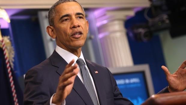 Redazione di operai Contro, nelle primarie USA si sta svolgendo nelle primarie un tragico balletto Democratici contro Repubblicani Due facce della stessa medaglia: l’imperialismo USA Due cordate di parassiti, che rappresentano due fazioni  del capitale finanziario si contendono la presidenza USA Obama il milionario democratico contro Trump il milionario nazionalista Obama ha inculato i neri, i messicani per schiacciarli al servizio dei padroni USA Trump che vuole inculare ancora di più neri e messicani perchè la crisi avanza e con essa la guerra Un lettore