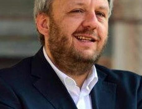 Redazione di Operai Contro, Renzi dichiara in TV che lui non è inquisito. Sono inquisiti quelli della sua banda del PD. Un lettore ANSA Il sindaco di Lodi, Simone Uggetti (Pd), è stato arrestato dal Nucleo di polizia tributaria della Guardia di Finanza di Lodi per l’ipotesi di turbativa d’asta in relazione all’appalto per la gestione delle piscine comunali scoperte in via di aggiudicazione alla società Sporting Lodi. E’ stato arrestato anche un avvocato di Lodi, Cristiano Marini. Acquisiti documenti in Comune.  “Ho conosciuto in questi anni Simone Uggetti come amministratore competente e accorto e come persona più che […]