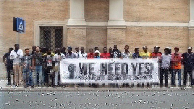Siamo i lavoratori e le lavoratrici delle campagne della provincia di Foggia e ancora una volta scendiamo nelle strade per chiedere quello che ci spetta! Da settembre dell’anno scorso abbiamo iniziato un percorso di lotta per riprendere il controllo delle nostre vite. Vogliamo una condizione giuridica riconosciuta! Molti di noi sono in Italia da 15/20 anni, costretti a vivere ai margini perché tutte le volte che abbiamo provato a “conquistare” un permesso di soggiorno siamo stati truffati dalle stesse leggi di questo paese (le sanatorie, così come i decreti flussi e anche tutto il business che gira intorno alle […]