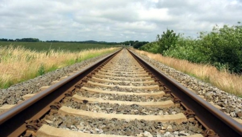 Redazione di Operai Contro, vi invio un articolo della Gazzetta del mezzogiorno: Un salentino di GIUSEPPE DE TOMASO Il problema non è l’errore umano, ammesso che si sia trattato di errore umano. Il problema è che simili disastri e tragedie sono inammissibili, dal momento che la tecnologia ha ridotto assai, anzi ha pressoché annullato, sui binari, il rischio di incidenti causati da una distrazione umana. E questi progressi, la tecnologia, li ha realizzati proprio in Puglia, nella regione della Mermec di Vito Pertosa, azienda leader, a livello mondiale, nel campo della sicurezza ferroviaria. Il meccanismo anti-errore si chiama Sistema […]