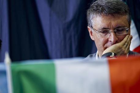 dall’ANSA E’ rimasto sostanzialmente “un pezzo di carta” il piano anticorruzione delle amministrazioni. L’accusa arriva dal presidente dell’Autorità anticorruzione, Raffaelle Cantone. Sono stati esaminati 1900 piani, la cui qualità, sostiene Cantone, “appare modesta”: l’analisi del contesto esterno è assente per oltre l’84% dei casi, la mappatura dei processi delle aree a rischio obbligatorie è di scarsa qualità in circa 3/4 dei casi, mentre le misure di trattamento del rischio sono adeguate solo in 4 casi su 10. La mancata attuazion del piano, ha spiegato Cantone, è riconducibile alle difficoltà organizzative delle amministrazioni, complice la scarsità delle risorse finanziarie, ma […]