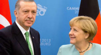 Redazione di Operai Contro, i padroni europei fingono di essere contro il dittatore Erdogan. Lo conferma il commissario europeo all’allargamento, Johannes Hahn, di fronte alle notizie sugli arresti di massa e sulla possibile reintroduzione della pena di morte che arrivano in queste ore da Ankara come reazione al fallito golpe militare della notte tra venerdì e sabato. “Vorrei ricordare che la Turchia ha bisogno dell’Europa come l’Europa ha bisogno di un buon rapporto con la Turchia”, ha sottolineato Hahn in audizione davanti alla commissione Affari esteri del Parlamento europeo: “Non abbiamo interesse – ha ribattuto il commissario – ad […]