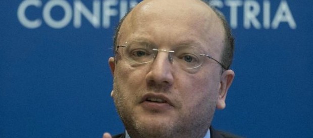 Redazione di Operai Contro, l’azienda del gangster Renzi ha trovato l’aspirina del capitalismo: la riforma costituzionale. Renzi se vince il Si al refendum avremo ” una democrazia più verloce” Il ministro Boschi: se vince il SI sconfiggeremo l’ISIS” Il presidente di Confindustria Vincenzo Boccia, intervenendo al Meeting di Rimini, si schiera a favore della riforma voluta da Matteo Renzi “perché – spiega – riteniamo che la governabilità e la stabilità siano la precondizione per una politica economica di lungo termine”. Impegno “affinché vinca il SI” al referendum costituzionale, perché sarebbe “una buona precondizione per costruire una politica economica intelligente per il […]