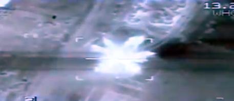 Redazione di Operai Contro, oggi sono iniziati ufficialmente i bombardamenti dei terroristi USA sulla citta di Sirte. In realtà sono più di tre mesi che gli USA bombardano i civili Libici: Mercenari USA combattono al fianco delle truppe dell’uomo dell’ONU Fayez al Sarraj. Una nuova Iraq nel Mediterraneo. Gli imperialisti continuano le loro azioni di terrorismo contro le popolazioni civili, donne, uomini e bambini) in gioco c’è il petrolio libico. Nessun leccaculo della carta stampata e della TV condanna il Terrorismo USA Un osservatore     l governo di unità libico ha chiesto raid aerei americani contro l’Isis a […]