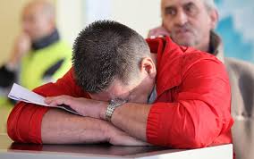 Redazione di Operai Contro, leggo sul web che si è costituito un comitato contro i licenziamenti politici. Spesso mi chiedo che cosa facciamo per gli altri licenziati? Leggo sul web le notizie che date sui licenziati: 50 operai, 100 operai, 300 operai. Alle volte mi viene da pensare che nessun comitato viene organizzato. Ma allora questi licenziamenti sono giusti? I sindacalisti venduti chiedono tavoli con i politici. Mangiano e si dividono le mazzette dei padroni. E noi dobbiamo stare zitti? Se un operaio si incazza, di lavorare come uno schiavo o di lavorare per i profitti del padrone e […]