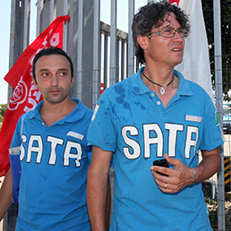 Redazione di Operai contro, Nell’estate del 2010, Giovanni Barozzino, Antonio Lamorte e Marco Pignatelli erano stati licenziati, con la contestazione da parte dell’azienda di aver sabotato la produzione durante uno sciopero interno A luglio del 2012 il giudice del lavoro reintegro i tre operai, ma la FIAT non li fece rientrare Nell’ estate del 2013 fu riconfermato il loro reintegro e la FIAT dovette farli rientrare Nel 2013 Landini il venduto segretario della FIOM esultava:  “Oltre alla Costituzione in fabbrica è entrata anche la giustizia e sarebbe un atto di saggezza, per ricostruire un clima di relazione industriali serie, […]