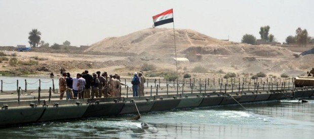 Redazione di Operai Contro, Bombardamenti USA, soldati di Bagdad, mercenari sunniti, mercenari iraniani,  Kurdi, bande armate sciIte, si preparano ad assalire Mosul. La strage di civili sarà 10 volte più cruenta di quella di Aleppo Gli sfollati saranno più di 1,2 milioni Il mondo democratico occidentale non dice niente e approva. In medio oriente tra Siria, Iraq, Afghanistan si portano avanti stragi di civili che non hanno uguali neanche nella seconda guerra mondiale I Russi hanno avuto mano libera in Siria in cambio della libertà di massacrare data agli USA in Iraq e Afghanistan Dal bagno di sangue sorgeranno […]