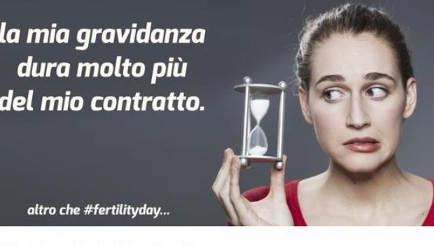 Redazione di Operai Contro, trovo molto pertinente la critica del Fatto Quotidiano all’osceno “fertilityday” lanciato dalla ministra Lorenzin. Allego l’articolo che condivido pienamente. Saluti da una lettrice   di Andrea Scanzi | 1 settembre 2016 Il #fertilityday è aberrante, retrogrado, indecente. Qualcosa di profondamente osceno, bigotto, razzista, sessista. Un abominio autentico, immorale e oscurantista. Ho passato tutta la giornata di ieri a sperare che fosse solo uno scherzo. E invece. Siamo davvero oltre ogni leggenda. In primo luogo, se una donna (e una coppia) decidono di non fare figli, di sicuro non cambiano idea se glielo dice la Lorenzin. […]