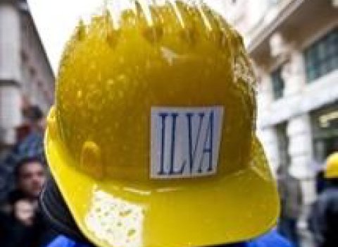 Redazione di Operai Contro, ci hanno condannati a morte per produrre profitti per il padrone. Ci hanno condannati a morte e una parte di operai sono condannati a morire di fame perché licenziati Dalla Gazzetta del Mezzoggiorno «Far proseguire a carbone la produzione di acciaio a ridosso della città di Taranto nel 2018 è immorale ed equivale a dimettersi da esseri umani». Non usano mezzi termini Prisco Piscitelli (medico epidemiologo, ricercatore dell’Istituto Scientifico Biomedico Euro Mediterraneo, Brindisi-Bruxelles), Felice Corcione (già direttore dell’Istituto Motori del Cnr ed esperto internazionale di combustioni industriali) e Eduardo Missoni (docente universitario ed esperto internazionale […]