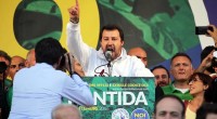Redazione di Operai Contro, vent’anni dopo la marcia del Po, il rito dell’ampolla è definitivamente sepolto. Gli scenari son cambiati e il segretario dei nazipadani Salvini, ricorda a petto gonfio, i patti stretti dalla Lega Nord con Putin, lo sterminatore di civili in Siria e con Marine Le Pen, erede della destra oltranzista e fascista in Francia. Con queste premesse rincara la campagna di respingimenti dei migranti A Pontida la Lega Nord si presenta con due “indirizzi” politici: Bossi si scaglia contro lo Stato centrale e rilancia la secessione, assicurando che la Lega non diventerà mai un partito nazionale; […]