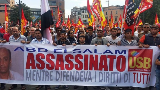 da confederazione.usb.it Piacenza – sabato, 17 settembre 2016 In una città blindata da un’assurda ordinanza che ha imposto la chiusura di negozi ed uffici, sono sfilati in corteo oltre 7000 lavoratori chiamati da USB a manifestare contro l’omicidio  di Abd Elsalam. Una manifestazione rabbiosa e decisa che ha ripetuto per ore lo slogan “siamo tutti Abd Salam” e “assassini assassini” e che si è snodata pacificamente per le vie di Piacenza.  Una manifestazione che denuncia lo sfruttamento intensivo in un settore come quello della logistica dove la precarietà  e l’illegalità sono sistema. L’appuntamento é  per martedì  20 quando si […]