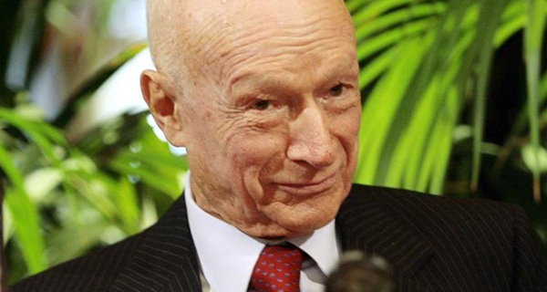 Redazione di Operai Contro, in questo articolo che ho trovato in rete e che t’invio, sembra che chi ha conosciuto sulla propria pelle Bernardo Caprotti, non condivida l’immagine che ne stanno facendo nei servizi televisivi e sulla stampa filopadronale Saluti da un lettore   Vi mando l’articolo da Clash City Workers E’ morto Bernardo Caprotti. Molti di voi penseranno “ma chi è?” ma noi lo conosciamo bene. E non da stamattina che i tg hanno dato questa notizia, dipingendolo come la parte onesta dell’imprenditoria italiana (anche se è stato condannato a 9 mesi per tangenti alla Guardia di Finanza), […]