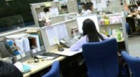 Redazione di Operai Contro, Lavoravano in nero per 2,50 euro l’ora in un call center che “sembrava un garage”. I titolari del call center, avevano una commessa con Telecom Italia, retribuivano i lavoratori con 2,50 euro per ogni ora.  I sindacalisti della Silc-cgil fanno gli scandalizzati. Che cazzo si scandalizzano sono loro che fanno i contratti, e sanno bene che il 90% dei call canter funziona così Un lavoratore dei call-center