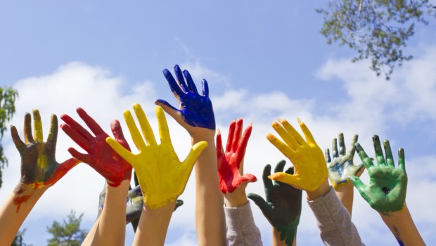 Caro Operai Contro scrivo dalla provincia di Bologna per portare a conoscenza la redazione ed i lettori di un “simpatico”volantino mediante il quale si invitano le persone in cassa integrazione ed in mobilità a fare del volon-tariato; Con tutto il rispetto per chi fa del volontariato (attività nobile) ma qui ci si trova di fronte ad un qualcosa di diverso per metodica. In sostanza si invogliano le persone sottoposte all’anestetico della cassa integrazione e mobilità ad adoperarsi nel fare i volon-tari per arricchire il proprio curriculum vitae attraverso un libretto del volontario (pure questo si sono inventati) in attesa […]