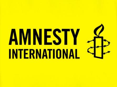Rivolgiamo l’appello che segue a tutte le associazioni, forze sociali e politiche settori  della società civile che considerano l’attacco portato ad Amnesty International come irricevibile e che intendono continuare a portare avanti ogni tentativo di fare luce su quanto accade ai migranti che giungono in Italia. A FIANCO DI AMNESTY INTERNATIONAL Con il rapporto Hotspot Italia: come le politiche dell’Unione europea portano a violazioni dei diritti di rifugiati e migranti, pubblicato il 3 novembre 2016, Amnesty International ha denunciato gli episodi di violenza e illegalità che ormai da tempo si registrano nel sistema italiano di identificazione e accoglienza. Molti […]