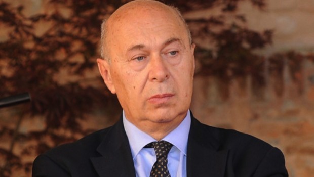 Redazione di operai contro, Il Corriere della sera, quotidiano principe della borghesia italiana, il 24 ottobre ci consegna un editoriale di Paolo Mieli sulla guerra in Iraq-Siria. “Mosul è un fronte comune” è il titolo in prima pagina, ma l’articolo continua nelle pagine interne e significativamente cambia titolo in un altro: “UN CONTROLLO INTERNAZIONALE NEI TERRITORI LIBERATI DALL’Isis”. Come dire, adesso “tutti” contro l’Isis, “terribile e sanguinario”, invero nemico comune di tutte le borghesie delle grandi potenze e di quelle locali, per fare questo si usino tutti, le milizie curde, sciite irachene e quelle inviate dall’Iran, mercenari occidentali, bersaglieri […]