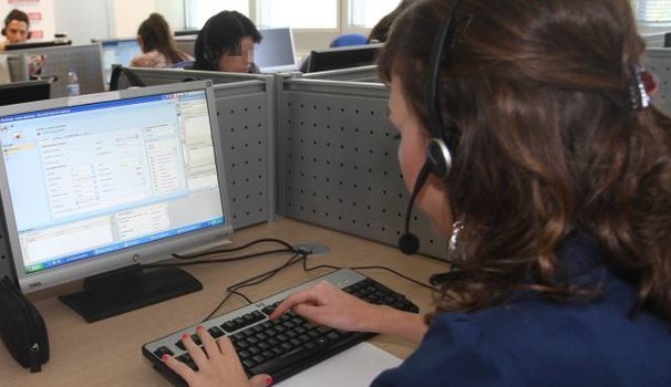 Caro Operai Contro, il licenziamento mascherato per 221 lavoratori di Convergys, il call center di Cernusco su Naviglio (Mi), arriva sotto forma di trasferimento a Cagliari per tutti i 221 lavoratori! Giovedì 3 novembre scendono in piazza con tre ore di sciopero, la protesta punterà sul Comune di Cernusco. Renzi aveva promesso di sopprimere tutti i contratti atipici, invece con il Jobs act ha fatto diventare atipici tutti i contratti che non lo erano, senza tutele, senza giusta causa nei licenziamenti. Ogni giorno notizie di nuovi licenziamenti, singoli, a decine, centinaia e nei casi come Almaviva, a migliaia. Renzi […]