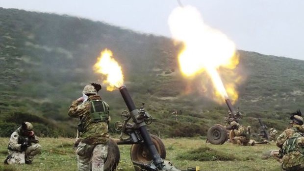 Caro Operai Contro la produzione ed il collaudo di armi, esplosivi e bombe per la guerra dei padroni continua. Senza proclami né pubblicità, anzi con goffi tentativi di nascondere le operazioni dei preparativi di guerra. Una denuncia nell’articolo che allego. Saluti dalla Sardegna   Articolo di Cagliari Online. E’ notte fonda quando al molo Grendi del Porto canale di Cagliari attracca una nave sospetta. In un attimo la nave cargo viene circondata dagli operatori portuali. Con loro, però, ci sono mezzi che non passano sotto traccia. Le autobotti cariche di liquido a pronta presa sono piazzate strategicamente sul pianale […]