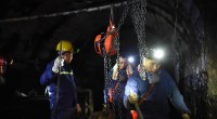Redazione di Operai Contro, i padroni Cinesi hanno ammazzato i 33 minatori intrappolati nella miniera di carbone Un’espolosione che è diventata una tragedia. Sono stati ritrovati i corpi senza vita di tutti i 33 minatori rimasti intrappolati nei giorni scorsi nella miniera di carbone Jinshangou, nella città di Laisu, nella municipalità di Chongqing, metropoli del sud-ovest,. a seguito di un’esplosione di gas.  I giornalisti dei padroni parleranno di incidente. L’incidente è avvenuto alla Jinshangou Coal Mine della città di Laisu, nel distretto di Yongchuan, quando in uno dei pozzi con 35 minatori s’è verificata la detonazione, legata all’accumulo di […]