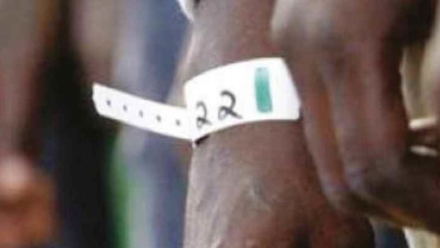 Redazione di Operai Contro, anche il papa denuncia che il Mediterraneo è un cimitero di emigranti. Per chi scampa all’annegamento non è certo un allegria. I soldi che lo stato da per gli emigranti sono un contributo agli amici degli amici. Per gli emigranti  che arrivano  agli Hotspost non sono rose e fiori Un operaio senegalese di ADIF Pubblichiamo la relazione di minoranza realizzata dal parlamentare Erasmo Palazzotto Sull’approccio Hotspot nell’ambito del sistema di identificazione ed accoglienza. A una settimana dalla sua discussione in Parlamento, visto che gli uffici preposti non la rendevano pubblica, l’on. Palazzotto ha deciso di […]