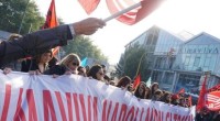 Redazione di Operai Contro, i sindacati hanno indetto lo  sciopero per l’intera giornata di lunedi 19 dicembre in tutti i siti di Almaviva Contact in Italia. Lo sciopero è stato proclamato dalle Segreterie nazionali Slc Cgil, Fistel Cisl, Uilcom Uil e Ugl Telecomunicazioni. I sindacati spiegano in una nota che ieri «si è tenuto presso il Mise l’ulteriore incontro tra Almaviva e Slc Cgil Fistel Cisl Uilcom Uil e le Rsu dei siti di Roma e Napoli sulla procedura di licenziamento collettivo di 2511 lavoratori delle sedi di Roma e Napoli. Nel corso dell’incontro il Ministero ha avanzato una […]