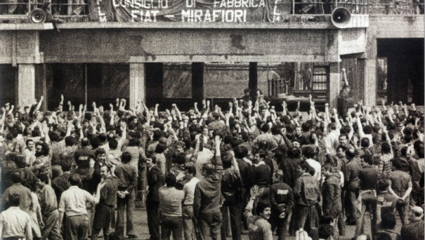 Redazione di Operai Contro, Mattarella ha affidato a Gentiloni l’incarico di succedere al gangster Renzi Gentiloni è un ex del ’68, un ex Margherita poi affiliatosi alla banda del Pd agli ordini di Renzi. Dopo l’appello di 68 ex sessantottini per il SI, del Movimento Studentesco, Movimento lavoratori per il socialismo, Avanguardia Operaia, Lotta Continua, Gentiloni ex di tutto arriva finalmente al posto più prestigioso al servizio dei  padroni Gli altri 68 anche se non hanno firmato l’appello per il SI sono ben piazziati o fanno i ricchi pensionati. Operai la piccola borghesia del ’68 distrusse i giovani operai […]