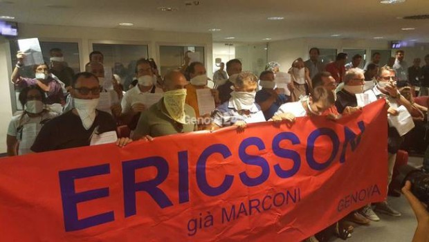 Redazione di operai Contro, a gennaio in 147 operai saremo licenziati dal padrone. Sono già iniziati i licenziamenti agevolati dall’azienda. Venerdì 9 doveva tenersi il solito tavolo chiesto dai sindacalisti con i rappresentanti del padrone e il presidente Toti. Ma il tavolo è stato rinviato a data da destinarsi. Il rinvio è stato chiesto dalle segreterie territoriali di Fistel-Cisl e Uilcom-Uil per impegni lavorativi precedentemente assunti. I  sindacalisti si trastullano chiedono tavoli e poi rinviano. Noi operai saremo licenziati Un operaio Ericsson      