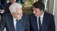 Redazione di Operai Contro, Renzi e Mattarella fingono di non capire. ‘E’ inconcepibile indire elezioni prima che le leggi elettorali di Camera e Senato vengano rese tra loro omogenee‘. Questa è la posizione di Mattarella. Matteo Renzi nella direzione del Pd di oggi, indicherà un bivio: o un governo di responsabilità nazionale con la più ampia partecipazione delle forze politiche per affrontare le scadenze del paese o le elezioni. Per più di 3 anni i parassiti che siedono nel parlamento dei padroni non sono riusciti a fare neanche una legge elettorale e ora il gangster Renzi, che ha regalato […]