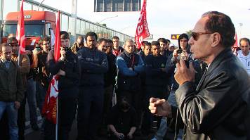 L’area programmatica IL SINDACATO E’ UN ALTRA COSA – Opposizione CGIL esprime la sua solidarietà al sindacato ed ai lavoratori del Si Cobas, colpiti dell’arresto del proprio segretario nazionale Aldo Milani il 26 gennaio nel corso di una trattativa sindacale, presso un’azienda del gruppo Levoni, nel contesto di un episodio dai contorni fortemente oscuri. La Procura di Modena, già in passato molto attiva nella repressione delle lotte sociali sul territorio, parla addirittura di estorsione (il garantismo in questo paese è sempre a senso unico) e Milani è stato tratto in arresto con modalità più adatte all’antimafia, che a un […]