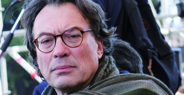 Per il dibattito O Cremaschi, oh icché tu dici?    Giorgio Cremaschi, ex membro di segreteria nazionale della Fiom Cgil oggi in pensione, spesso invitato nei talk show quale voce del dissenso sindacale e politico, torna con una nuova presa di posizione sull’articolo 18 e sui referendum manifestando perplessità sulle decisioni della Corte costituzionale. Ora, che le costituzioni democratico-borghesi siano l’organo del brigantaggio borghese nei confronti del proletariato è un fatto risaputo perlomeno dalla rivoluzione francese. Dal punto di vista borghese Napoleone definì bene il concetto: la legge è uguale per tutti, ma non è detto che tutti debbano […]