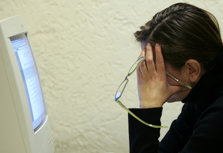 Redazione di Operai Contro, l’unico aumento che si ha in Italia è quello dei licenziamenti. Crescono i licenziamenti collettivi. I licenziamenti complessivi nei primi 11 mesi del 2016 sono stati 561.862 in crescita del 4% rispetto ai 539.933 dello stesso periodo del 2015 Registrano un boom i licenziamenti disciplinari passati da 53.056 a 67.374 (+27%). Le dimissioni nello stesso periodo sono passate da 835.754 a 722.370 (-13,5%) probabilmente anche a causa delle dimissioni online. Un giovane operaio