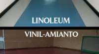 Caro Operai Contro, amianto sulle pareti delle scuole, ma i certificati sono scompari dall’Ufficio tecnico del Comune di Sant’Anastasia (Na). Le scuole costruite alla fine degli anni ’80, invece del linoleum avrebbero come rivestimento il «vinil amianto», miscela tra pvc e grosse quantità di amianto. Come mai se ne parla solo ora? Forse è stata riscontrata qualche patologia che si spiega solo se collegata all’amianto? Se per 35 anni intere scolaresche sono state esposte all’amianto chi devono ringraziare? Non si sa, perché dal Comune sono spariti gli atti con la certificazione di quei lavori. Nel peggiore dei casi per […]