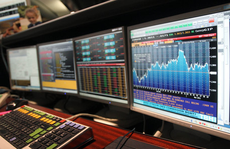 Redazione di operai Contrro, Resta sui 200 punti lo spread Btp/Bund . I  leccaculo dei padroni incolpano l’elezioni presidenziali Francesi.  Intanto cresce il debito dello stato per i troppi miliardi di euro regalati ai padroni. I leccaculo dell’ecomia non vogliono ammettere che la difesa dei profitti è inutile. Serve solo a martellare con più violenza gli operai. La produzione industriale della Germania di dicembre è scesa. L’indice è calato del 3% rispetto al mese precedente. La crisi avanza e l’ordine dei padroni si sfascia. I padroni si preparano alla terza guerra mondiale Un lettore.