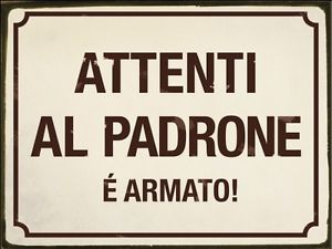 Redazione di Operai Contro, Il Tar della liguria adegua le leggi italiane alla situazione politica.  Un imprenditore può usare un’arma legittimamente detenuta per difendere i beni aziendali all’interno del luogo dove viene esercitata l’attività, quando esiste il pericolo d’aggressione, in particolare di furti. È una delle motivazioni con cui il Tar della Liguria ha accolto il ricorso di un impresario che si era visto negare dal Prefetto di Savona il rinnovo dell’autorizzazione al porto di pistola per difesa personale.Ai padroni non bastano più carabinierie polizia possono armarsi. I padroni non ci metteranno molto a dire che gli scioperi, le […]